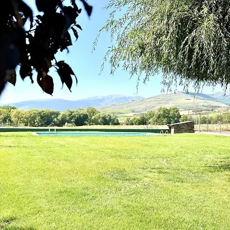 Marmota, Atico En Llivia, Jardin Comunitario Con Piscina Y Pista De Tenis * Llivia