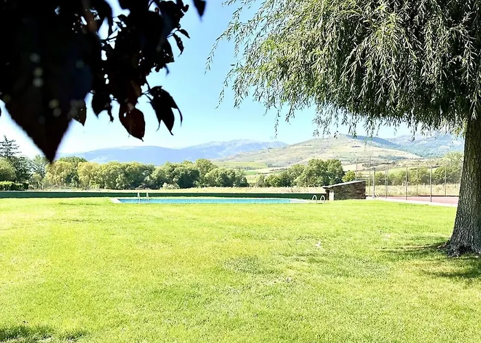 Marmota, Atico En Llivia, Jardin Comunitario Con Piscina Y Pista De Tenis * Llivia